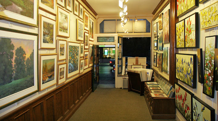 gallery-raymond-main-interior-space